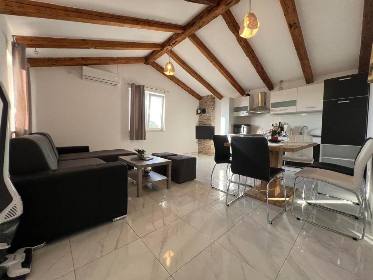 Apartman Lorena Lakmartin Εξωτερικό φωτογραφία