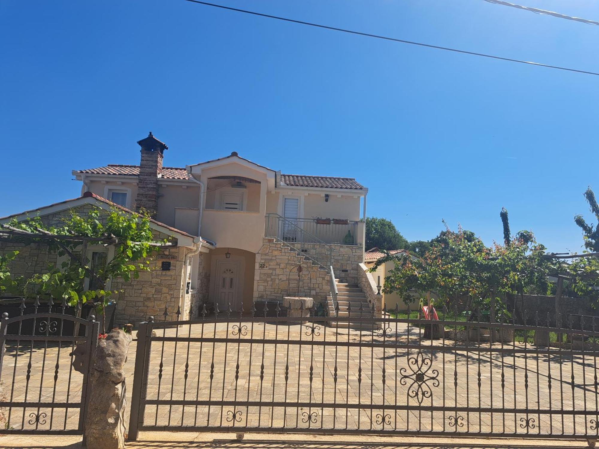Apartman Lorena Lakmartin Εξωτερικό φωτογραφία